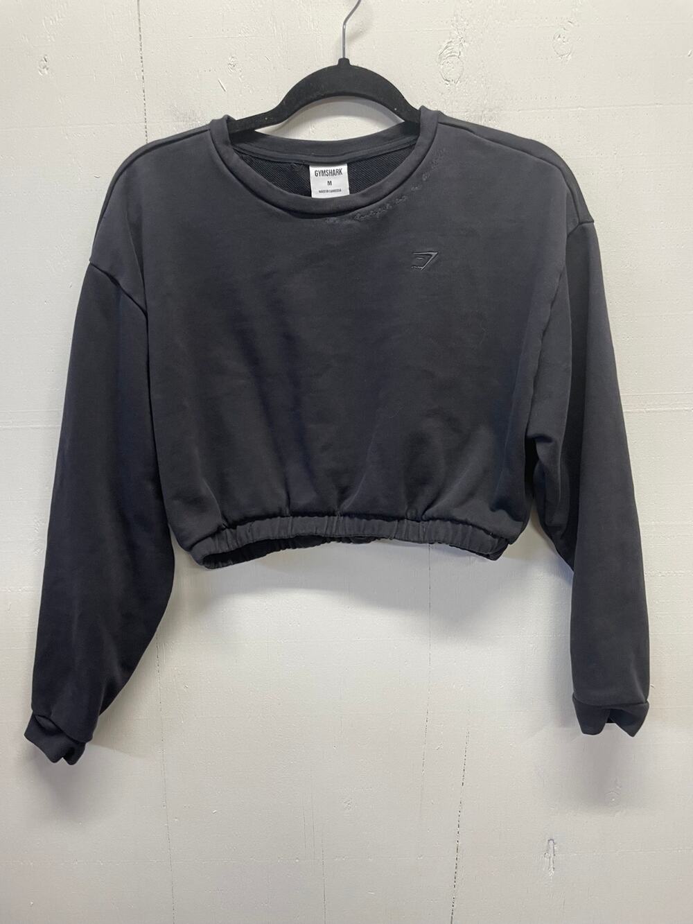 Gym Shark Women's Cropped Sweatshirt Medium Black With Black Logo
